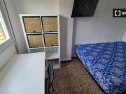 Habitación en piso compartido Zaragoza, 4 habitaciones