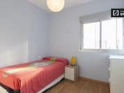 Habitación en piso de 3 dormitorios en Villa de...