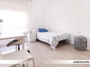 Habitación en piso de 4 dormitorios en Porvenir, Sevilla