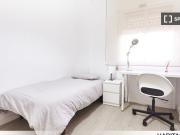Habitación en piso de 4 dormitorios en Porvenir, Sevilla