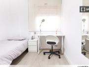 Habitación en piso de 4 dormitorios en Porvenir, Sevilla