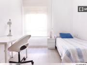 Habitación en piso de 4 dormitorios en Porvenir, Sevilla