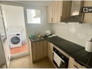 Habitación en piso de 4 habitaciones en Avenida...