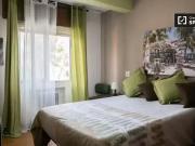 Habitación en piso de 5 habitaciones en Alcalá de Henares