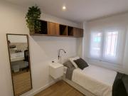 Habitación en piso de 5 habitaciones en alquiler en...