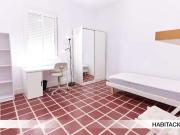 Habitación en piso de 5 habitaciones en alquiler en...