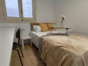 Habitación en piso de 5 habitaciones en alquiler en...