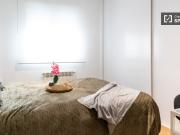 Habitación en piso de 5 habitaciones en Madrid