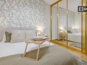 Habitación en piso de 6 habitaciones en alquiler en...