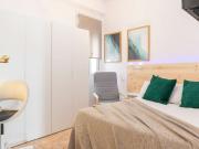 Habitación en piso de 6 habitaciones en Embajadores, Madrid