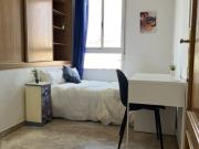 Habitación en piso de 7 dormitorios en El Pla del Real,...