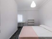 Habitación en piso de 7 dormitorios en El Pla del Real,...