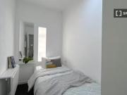 Habitación en piso de 7 habitaciones en alquiler en...