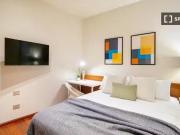 Habitación en piso de 8 habitaciones en alquiler en Vila...