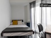 Habitación en piso de 8 habitaciones en Ciutat Vella,...