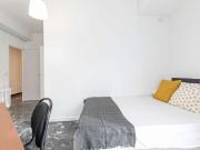Habitación en piso de 8 habitaciones en Ciutat Vella,...
