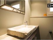 Habitación en piso de 8 habitaciones en Sarrià Sant...