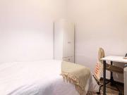 Habitación en piso de 9 habitaciones en alquiler en...