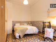 Habitación en piso de 9 habitaciones en alquiler en...