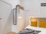 Habitación en piso de 9 habitaciones en alquiler en El...