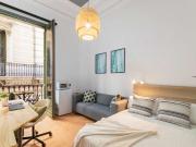 Habitación en piso de 9 habitaciones en alquiler en El...