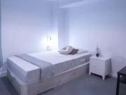 Habitación en Plaça de Sant Lluís Bertran