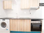 Habitación en un apartamento compartido de 5...