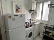 Habitación en un apartamento compartido de 6...