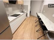 Habitación en un apartamento compartido de 8...