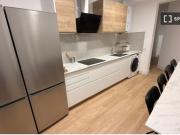 Habitación en un apartamento compartido de 8...