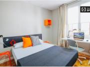 Habitación en un apartamento de 15 habitaciones en Moncloa Habitación en un apartamento de 15 habitaciones en Moncloa
