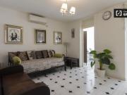 Habitación en un piso compartido de 4 habitaciones en...