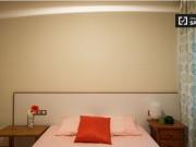 Habitación enorme con aire acondicionado en un...