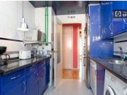Habitación enorme con amplio espacio de almacenamiento...