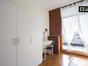 Habitación enorme en un apartamento de 7 dormitorios en...