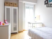 Habitación equipada en apartamento de 7 dormitorios en...