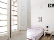 Habitación equipada en piso compartido en el Eixample,...