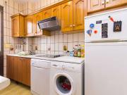 Habitación equipada en piso compartido en Moncloa, Madrid