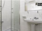 Habitación exterior con llave independiente en...