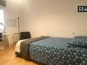 Habitación grande en apartamento de 6 dormitorios en...