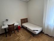 Habitación grande en piso Compartido. Es un piso...