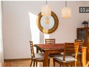 Habitación histórica con vistas a la calle en un...