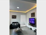 Habitación individual cómoda y amueblada