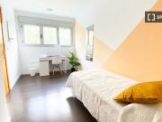 Habitación individual con baño privado. Zaragoza