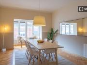 Habitación individual con gran armario en alquiler en...