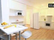 Habitación luminosa con terraza en piso compartido, Eixample