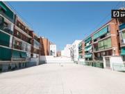 Habitación luminosa en alquiler en apartamento de 3... Habitación luminosa en alquiler en apartamento de 3...