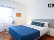 Habitación luminosa en alquiler en piso de 10...