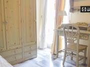 Habitación luminosa en alquiler en un apartamento de 4...