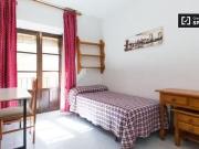 Habitación luminosa en apartamento de 12 habitaciones en...